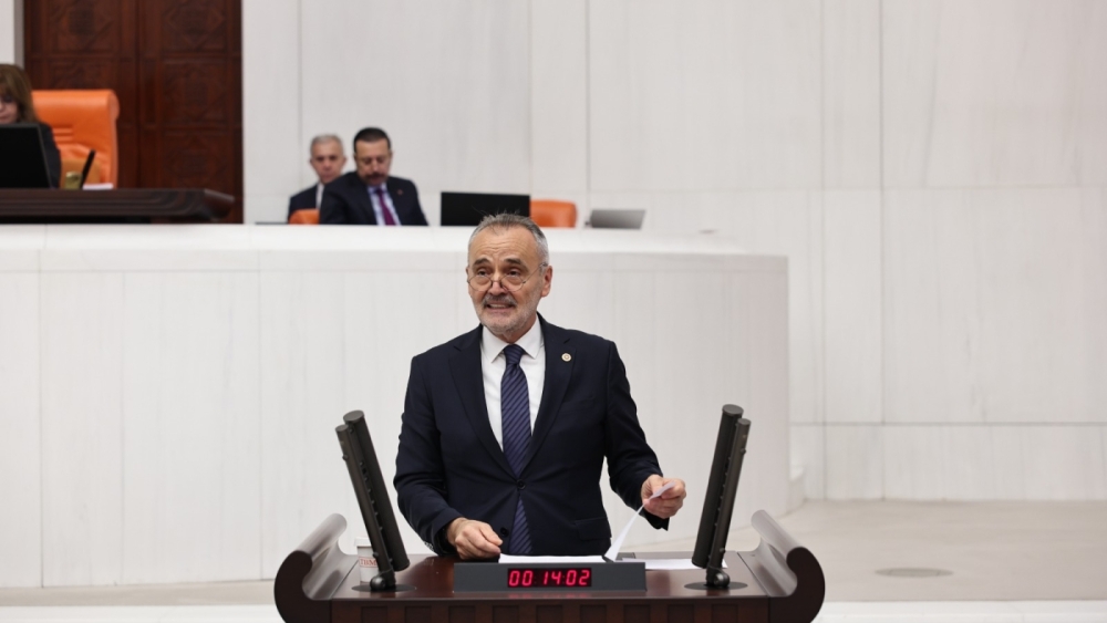 AKALIN: “BUGÜN, “EMEĞİN HAKKI KUTSALDIR” DİYENLERİN SESİNİN DAHA GÜR ÇIKTIĞI GÜNDÜR”